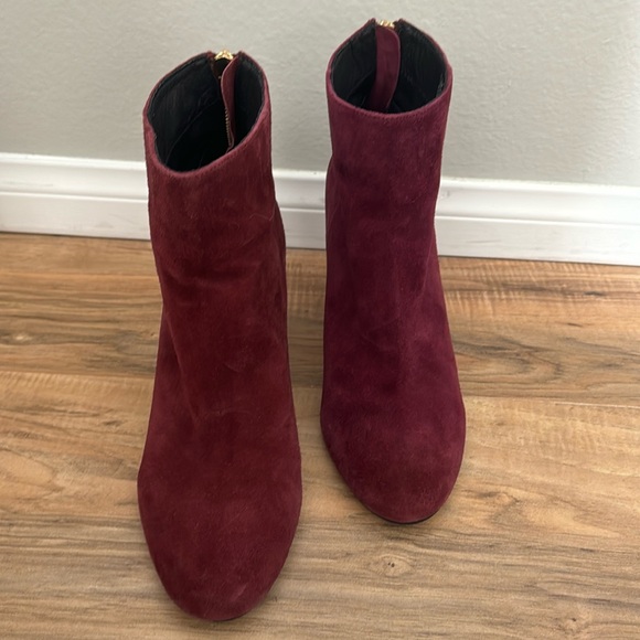 Steve Madden Round-Toe Burgundy Suede Booties - Picture 2 of 8
